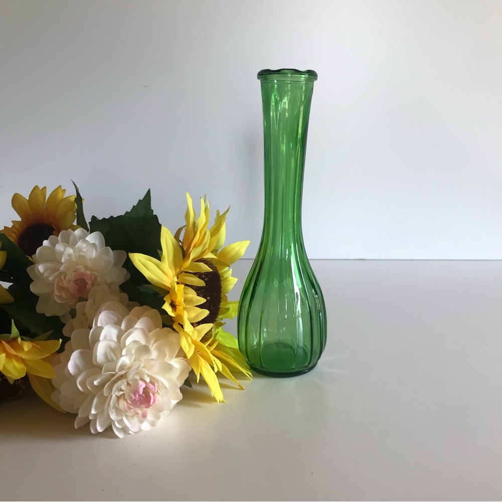 Vintage Green Glass Bud Vase, Small Vase, Thin Vase, Mid Century Decor, Mod Vase